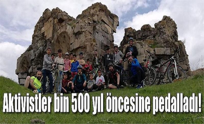 Aktivistler bin 500 yıl öncesine pedalladı!