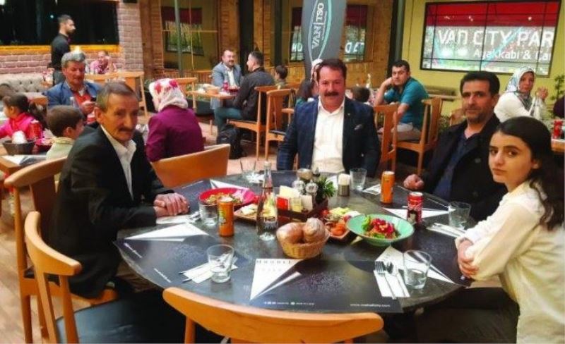 Van’da çölyak hastaları iftarda buluştu