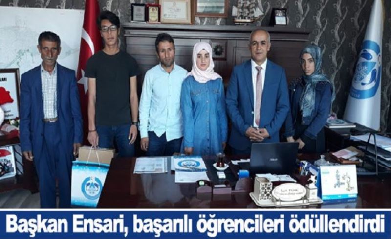 Başkan Ensari, başarılı öğrencileri ödüllendirdi