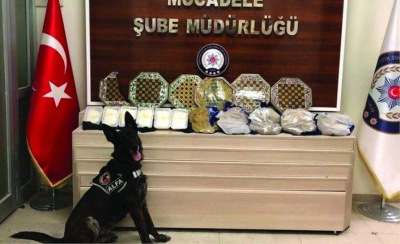 Şüpheli araçta uyuşturucu ele geçirildi