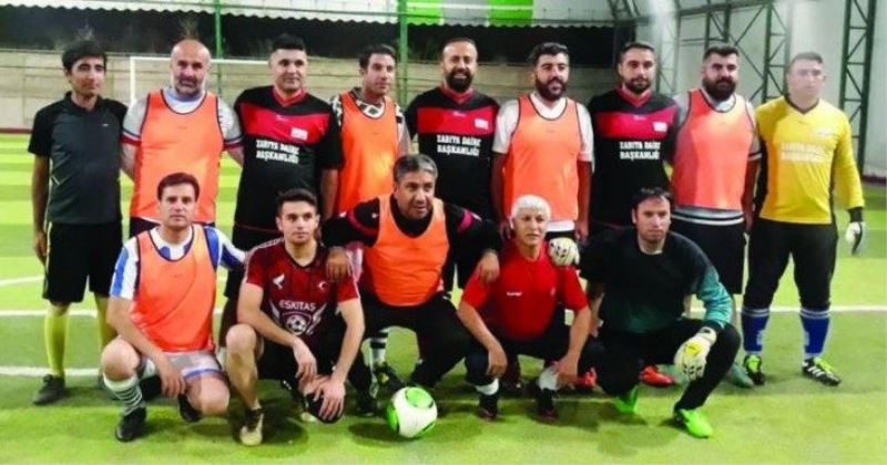 Gazeteciler ve zabıta arasında dostluk futbol maçı…