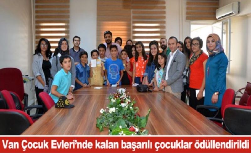 Van Çocuk Evleri’nde kalan başarılı çocuklar ödüllendirildi