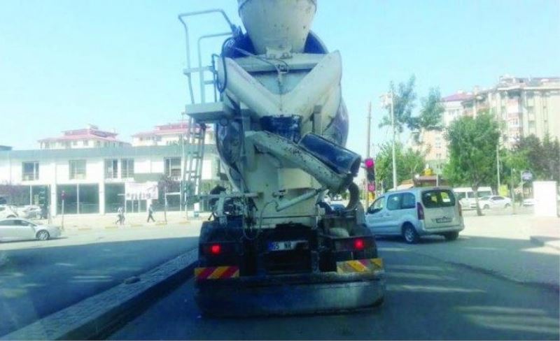 Van’daki bazı beton mikserleri çevreyi kirletiyor