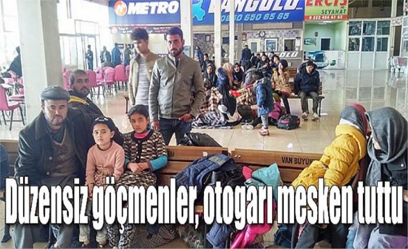 Düzensiz göçmenler, otogarı mesken tuttu