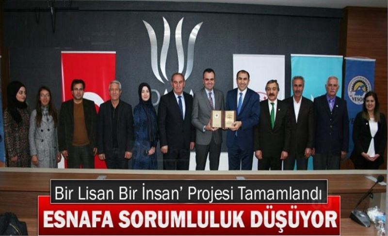 Farsça ve İngilizce kursunu tamamlayanlar sertifikalarını aldı