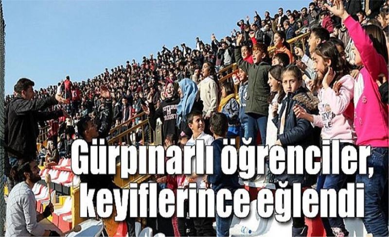 Gürpınarlı öğrenciler, keyiflerince eğlendi