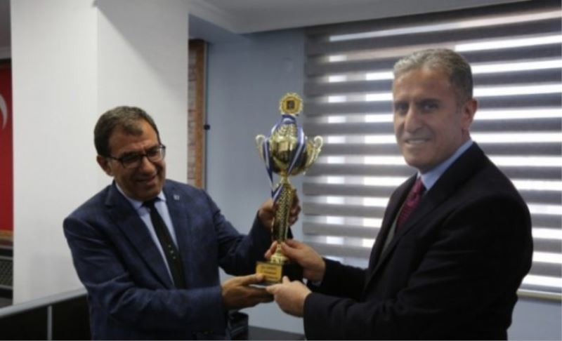 SMMMO turnuvasının plaketleri sunuldu