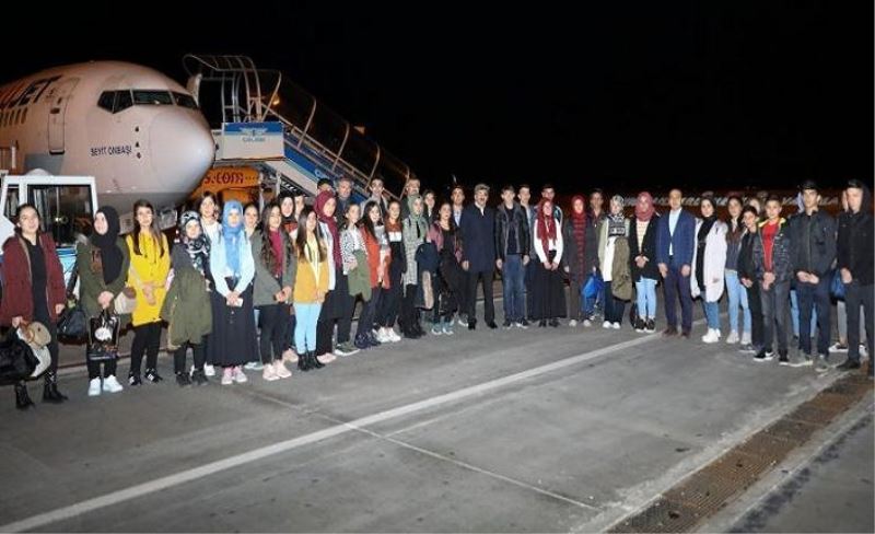Van'daki öğrenciler İstanbul, Ankara ve Çanakkale gezisi için uğurlandı