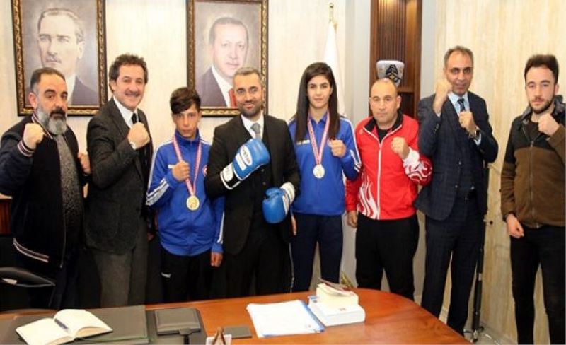 Başarılı sporcular, Başkan Say’ı ziyaret etti