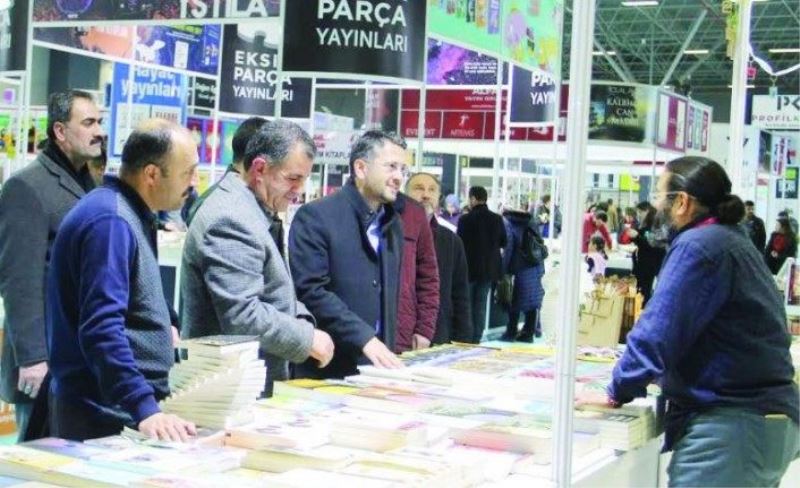 Hüda Par heyetinden kitap fuarına ziyaret…