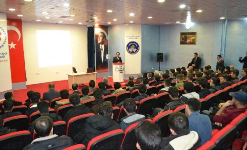 Van KYK’da kariyer sohbeti yapıldı