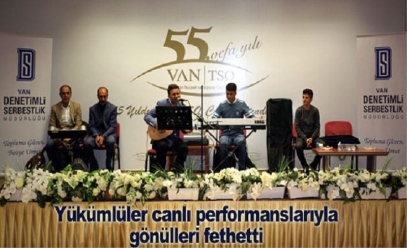 Yükümlüler canlı performanslarıyla gönülleri fethetti