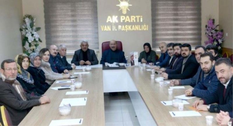 Ak Parti’de ilçe başkanları için karşılama programı…