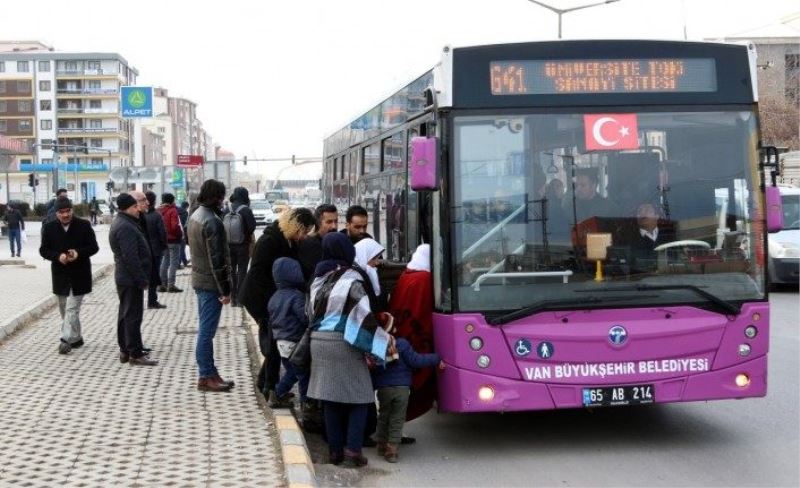 Büyükşehir’den, üniversite öğrencilerine ücretsiz ulaşım desteği…