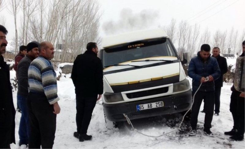 Van’da karla mücadele çalışması