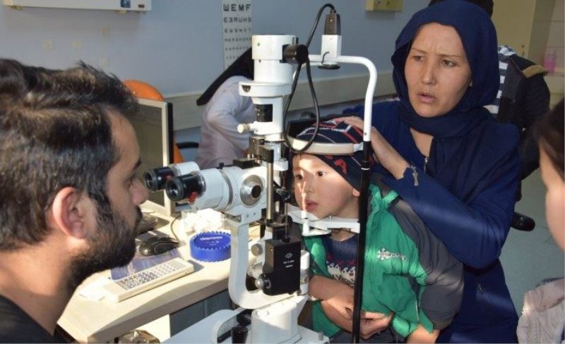 Göçmenler göz sağlığı taramasından geçti