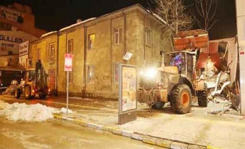 İpekyolu Belediyesi, yıktırılan o yapı ile ilgili açıklama yaptı