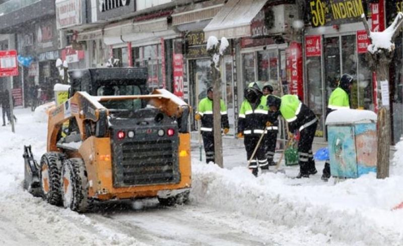 İpekyolu Belediyesi’nden karla mücadele çalışması…