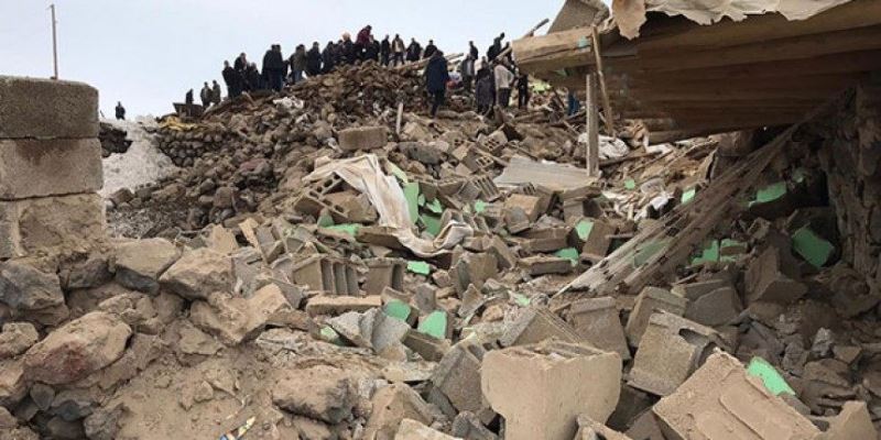 İran'daki deprem Van'da can aldı... Sağlık Bakanı Fahrettin Koca bilançoyu açıkladı