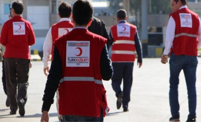 Kızılay ekipleri yardım malzemeleriyle bölgeye hareket etti