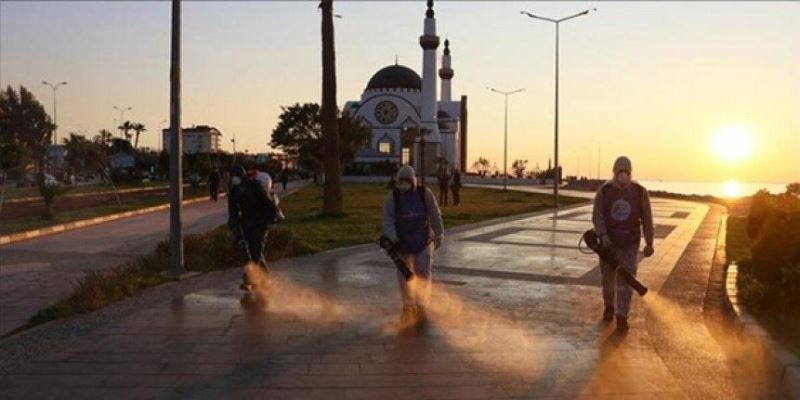 Uzmanlardan ezber bozan koronavirüs uyarısı: Sokakların dezenfekte edilmesi faydalı değil zararlı