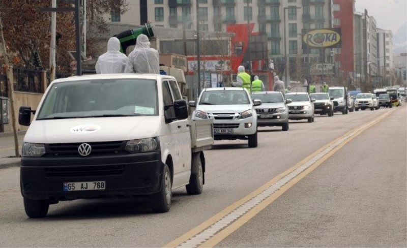 Van Büyükşehir Belediyesinin dezenfekte filosu görevde