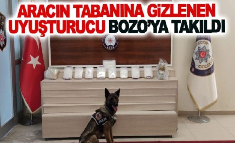 Aracın tabanına gizlenen uyuşturucu Bozo’ya takıldı