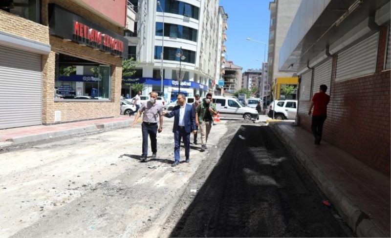 İpekyolu 'nda deforme olan asfalt geri dönüştürülüyor