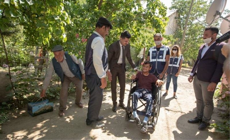 İpekyolu'ndan engellilere akülü ve tekerlekli sandalye