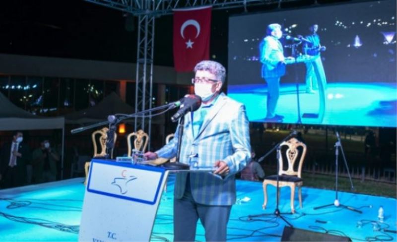 Van Valisi Bilmez: Türk Milleti hain darbe girişimini başarısız kıldı