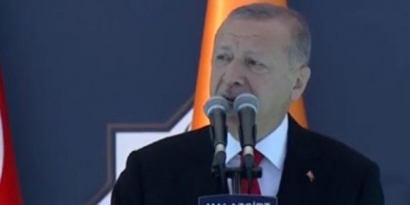 Başkan Recep Tayyip Erdoğan'dan Malazgirt Zaferinin 949. Yıl Dönümü töreninde net mesaj! 'Yaparız diyorsak yaparız'