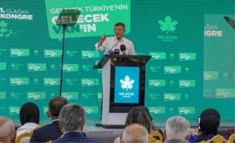 Davutoğlu, Van’da anadilde eğitimi savundu