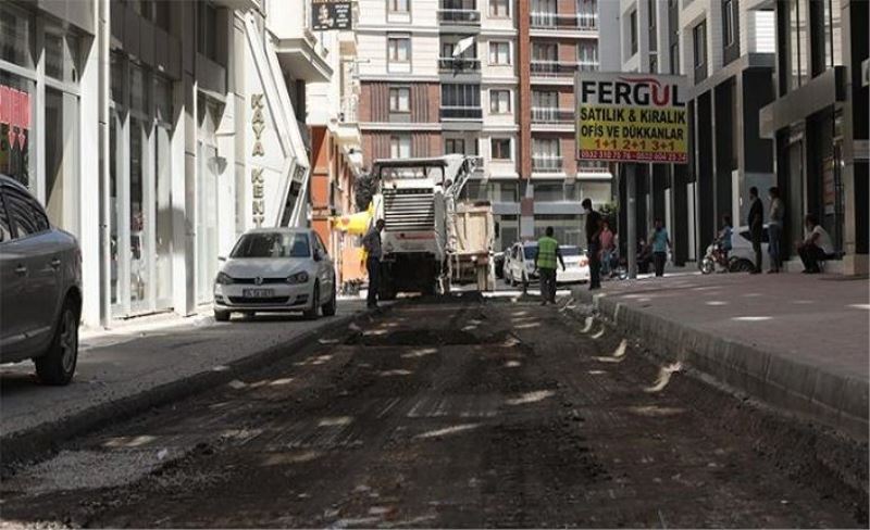 İpekyolu'nda bir cadde daha yenileniyor