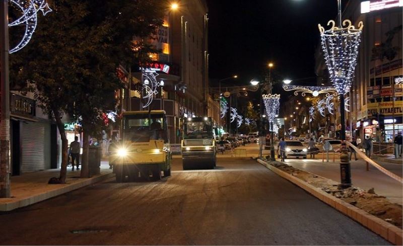 Maraş Caddesi'nde asfaltlama çalışmaları başladı