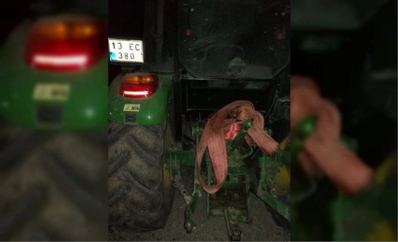Van’da traktörle telefon kablosu çalan şüpheli, jandarma tarafından yakalandı