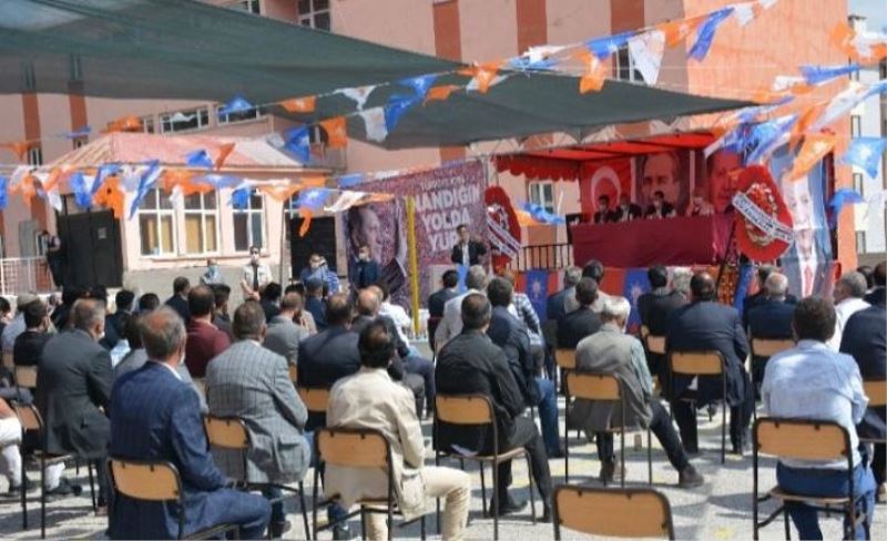 Ak Parti Başkale'de de kongresini yaptı