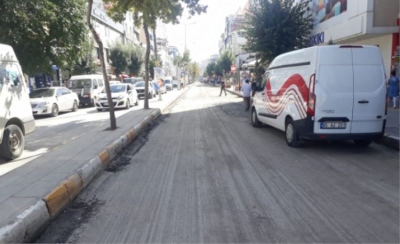 Van Büyükşehir Belediyesi Cumhuriyet Caddesi’ni yeniliyor