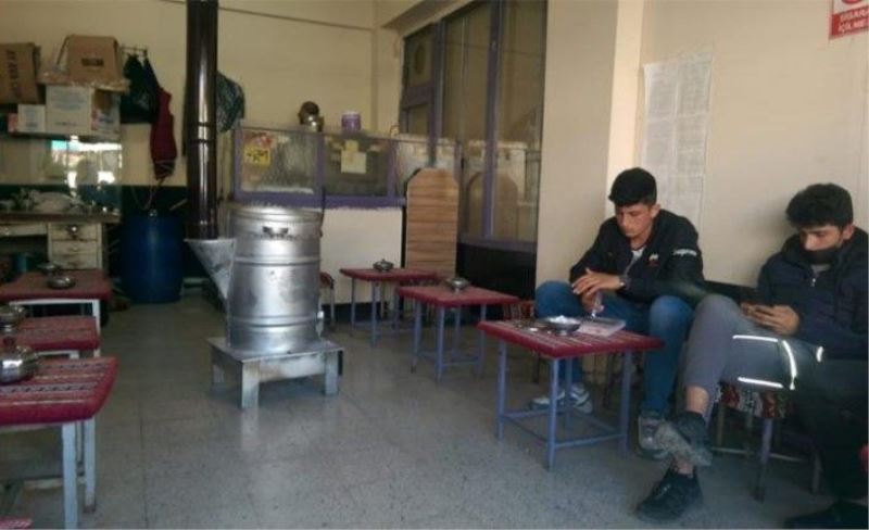 Özalp’ta havalar soğudu, sobalar yanmaya başladı