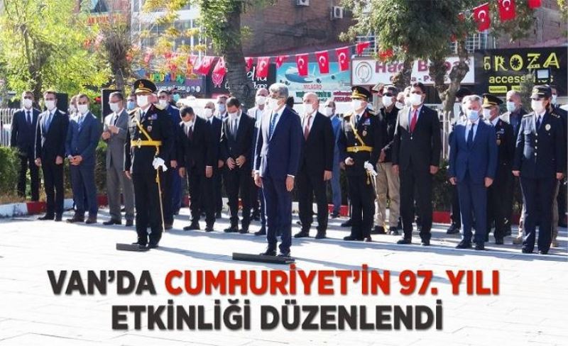 Van'da Cumhuriyetin 97. yılı nedeniyle etkinlik düzenlendi