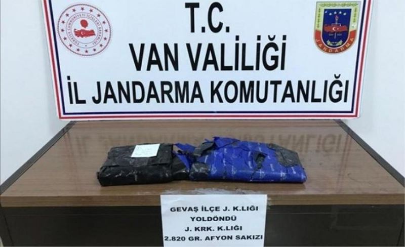 Van'da otobüs yolcusunun çantasından uyuşturucu çıktı