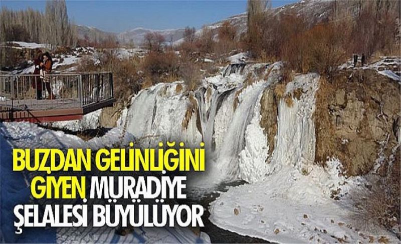 Buzdan gelinliğini giyen Muradiye Şelalesi büyülüyor