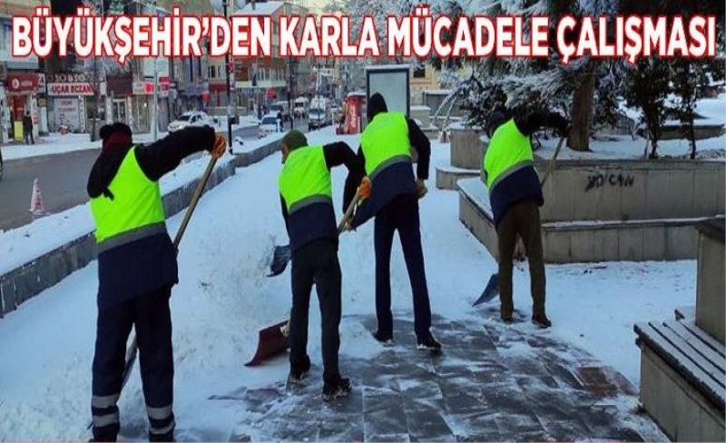 Van Büyükşehir’den karla mücadele çalışması