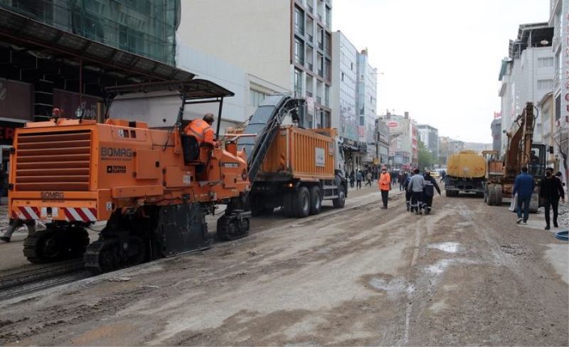 Büyükşehir'in 'Prestij Cadde' çalışmaları sürüyor