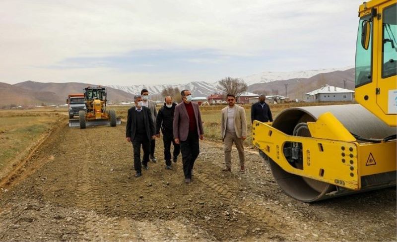 Gürpınar'da stabilize yol çalışması sürüyor