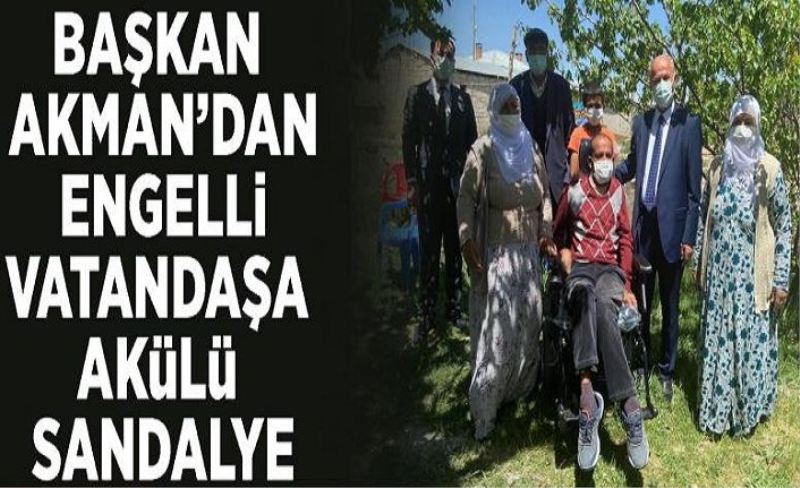 Başkan Akman’dan engelli vatandaşa akülü sandalye