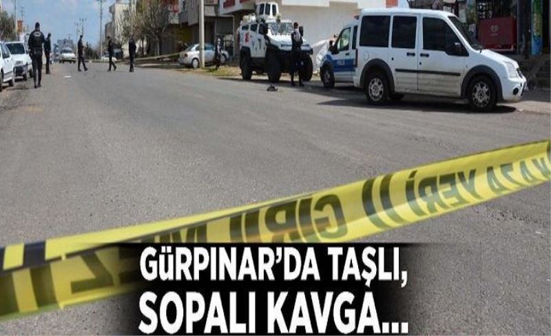 Gürpınar’da taşlı, sopalı kavga…