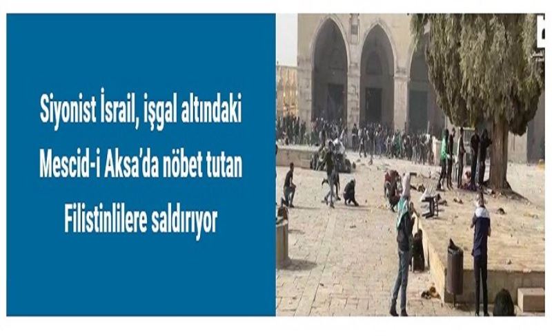 Siyonist İsrail, işgal altındaki Mescid-i Aksa’da nöbet tutan Filistinlilere saldırıyor​​​​​​​