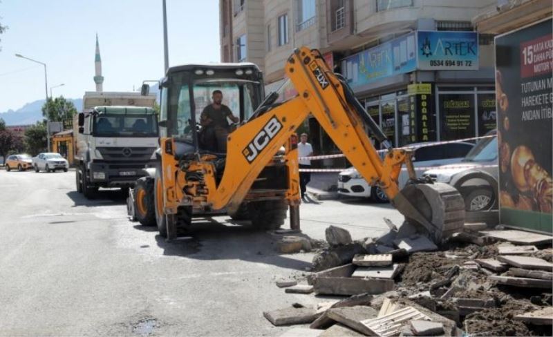 Erek Dağı Caddesi’nde yenileme çalışmaları başladı