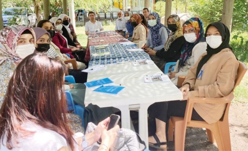 Gevaş'taki kadınlara, 'Çiftçi Okulu'nda uygulamalı eğitim…