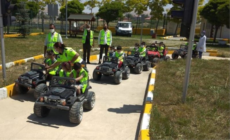 Van’da kreş öğrencilerine trafik eğitimi...